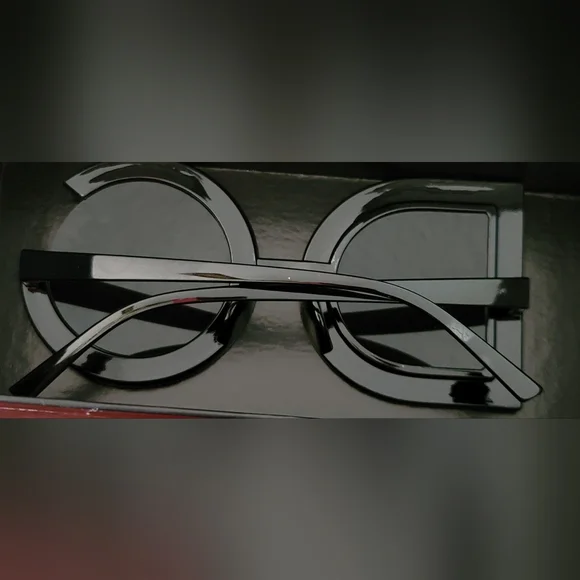 💥  SUNGLASSES  💥 - Picture 2 of 9